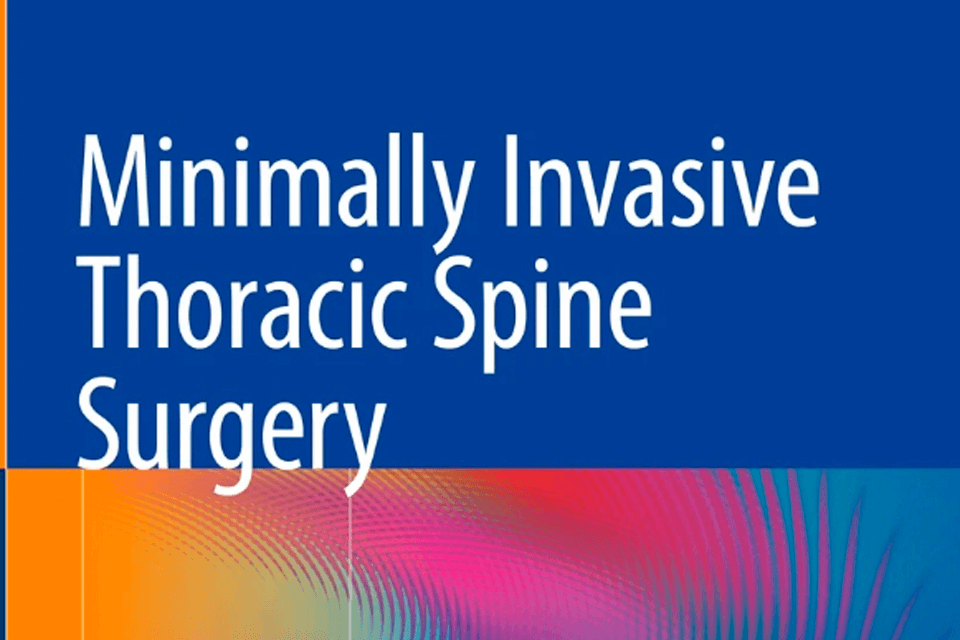 Dr. Breno é coautor de capítulo de livro sobre Cirurgia Minimamente Invasiva da Coluna Torácica